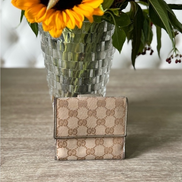 Gucci Abbey D-Ring Compact Wallet - Picture 6 of 13